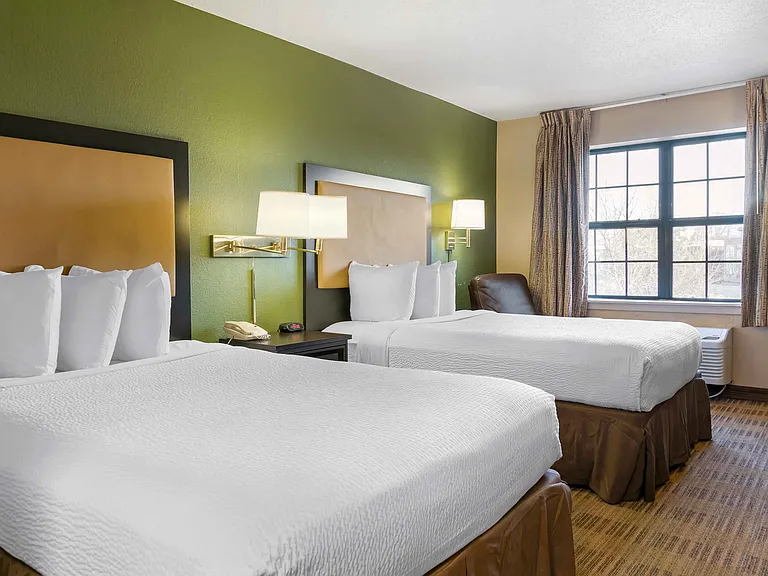 Studio Suite - 2 Full Beds