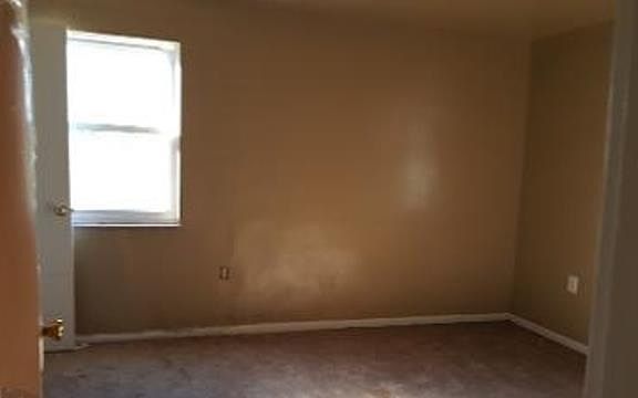 3rd image of 1913 Losantiville Ave
