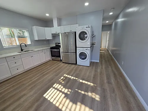 1715 W 64th St #1/4 Photo 1