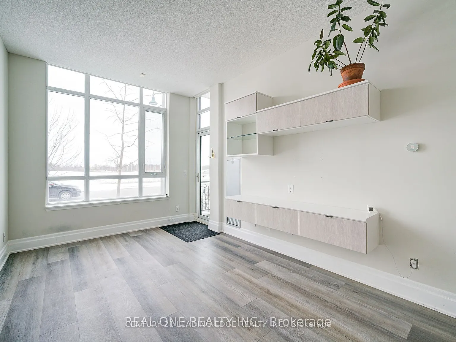 2 bed, $2,350 — Photo 4
