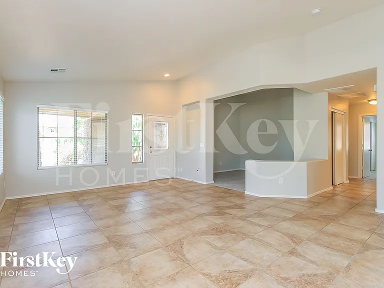 2647 W Canyon Way — Photo 4
