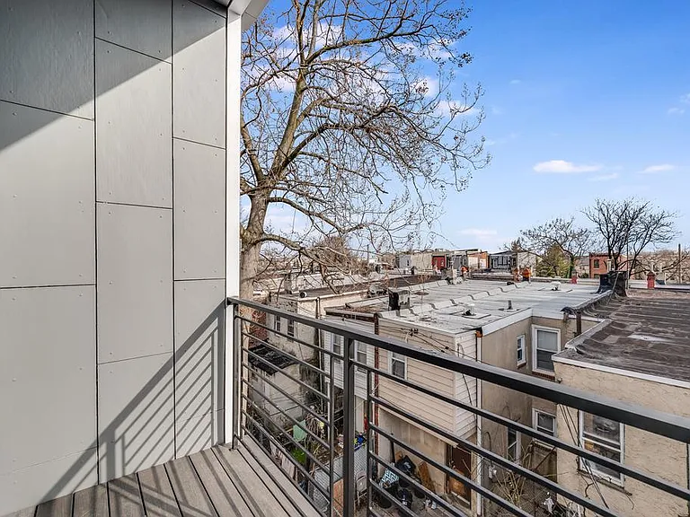 1903 N Taylor St — Photo 22