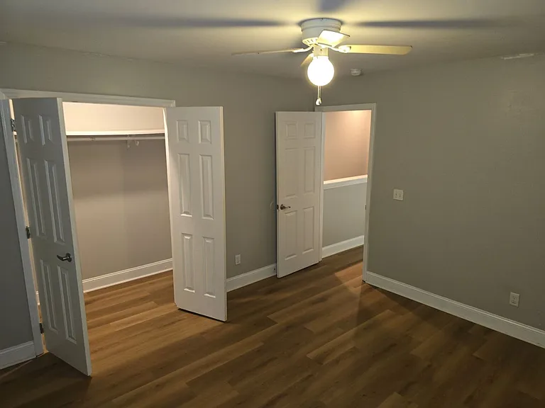 1902 Village Lake Dr — Photo 12