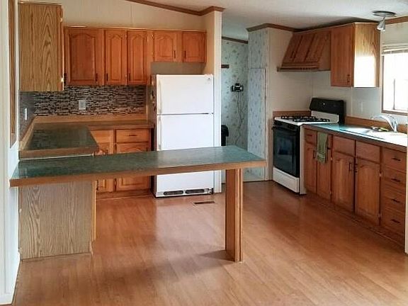 4th image of 535 Rockview Dr