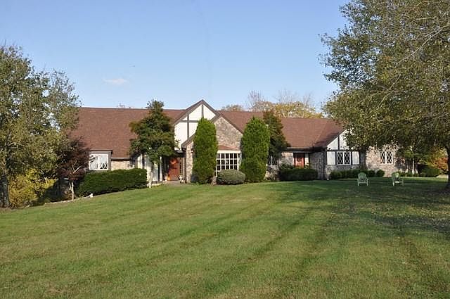 1st image of 108 Avawam Dr