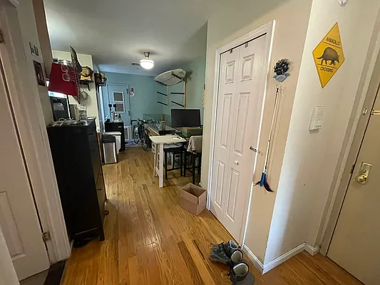 Rented by Delmark Realty LLC | media 43