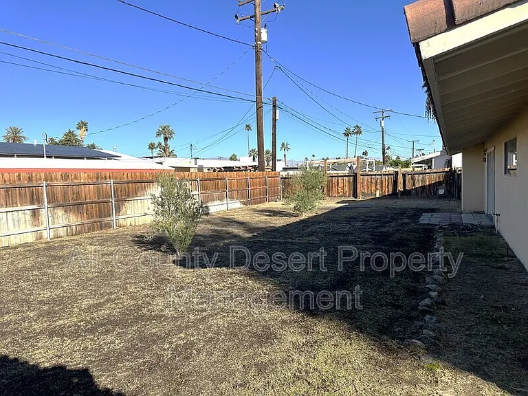 69200 Nilda Dr — Photo 16