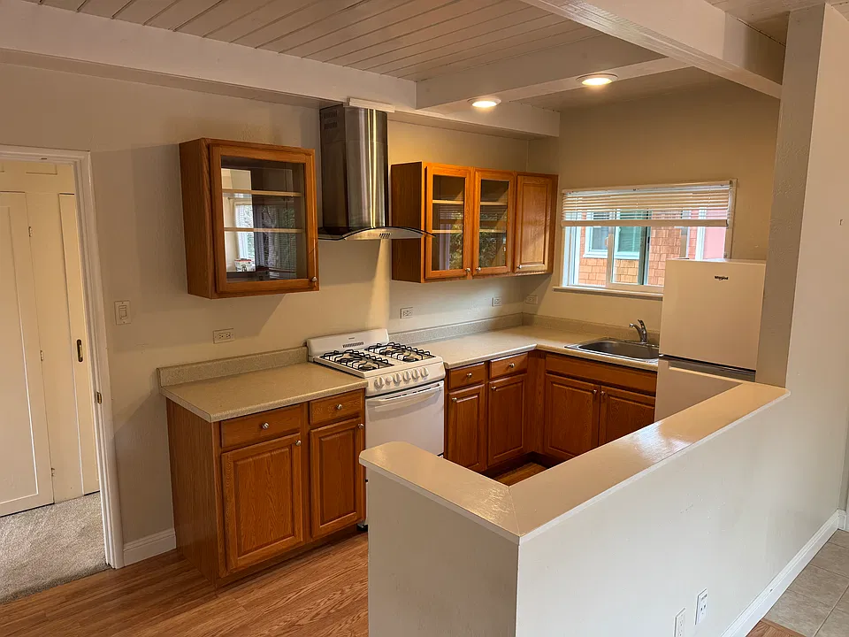 35 Valley Rd #C