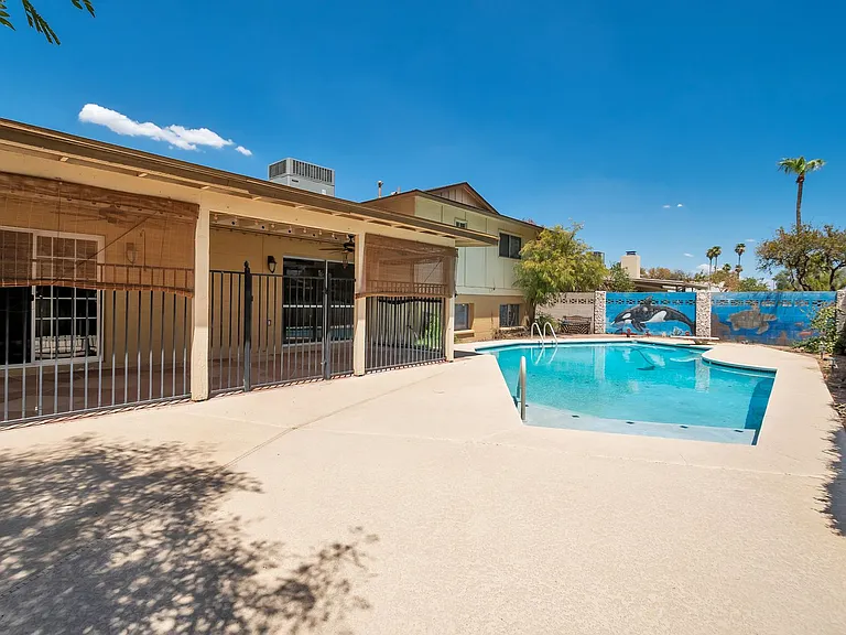 1633 E La Jolla Dr — Photo 15