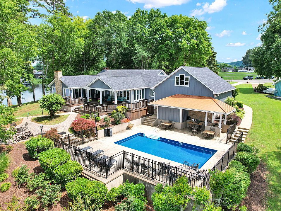 1st image of 651 Rockholt Ln