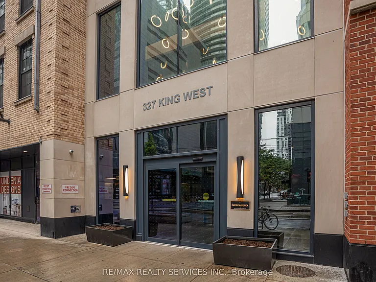 327 King St W #4106 — Photo 7