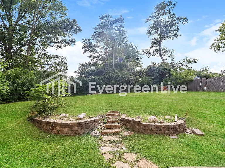 7732 Ravenswood Dr — Photo 13