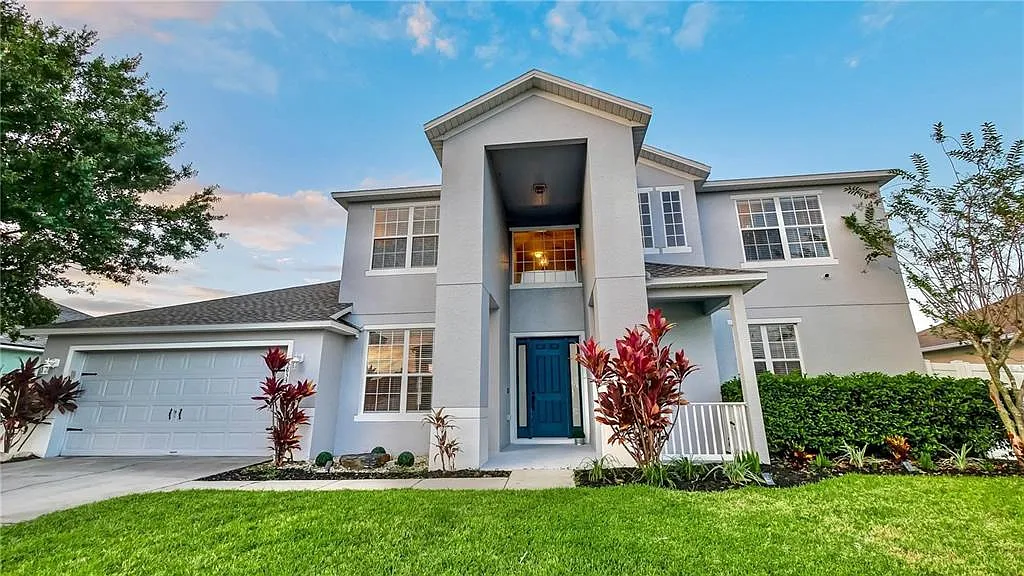 5 bed, 3.0 bath, 2800 sqft, $3,350 — Photo 1