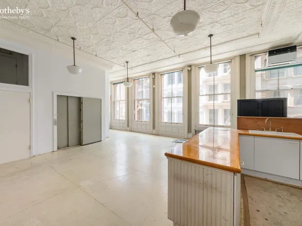 112 Mercer Street 2M image 3 of 14