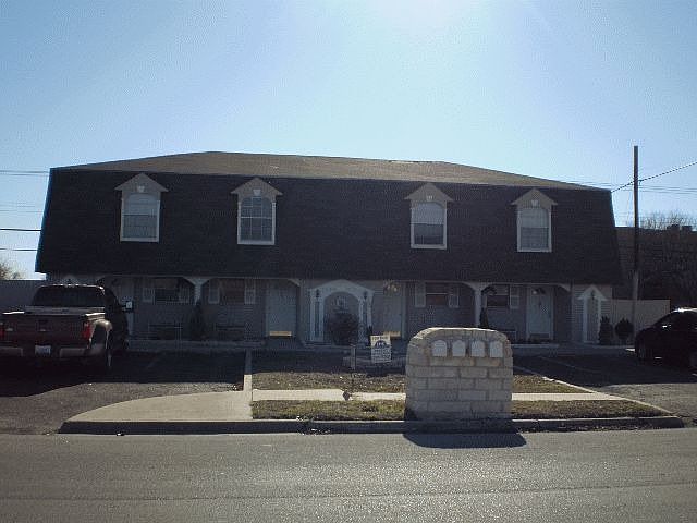 2nd image of 4202 Lake Rd APT B