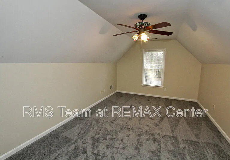 1360 Eastgate Ct SE — Photo 27