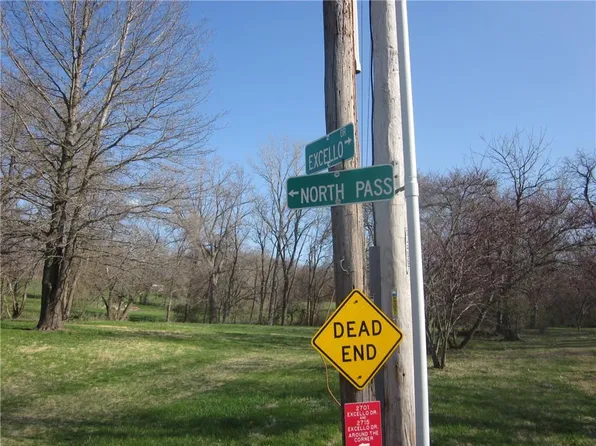 2710 Excello Dr, Saint Joseph, MO 64503