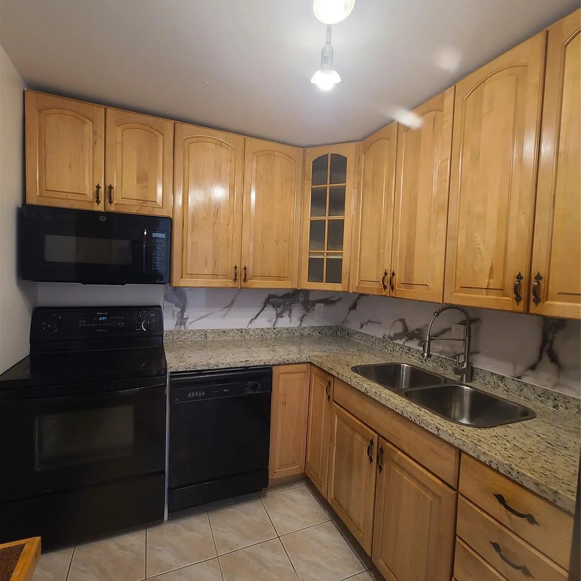 1 bed, 1.5 bath, 850 sqft, $1,950 — Photo 4