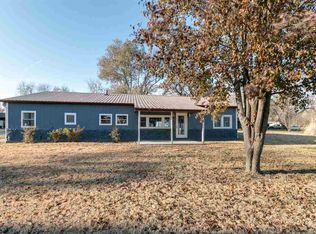 501 Broadway St, Belvue, KS 66407