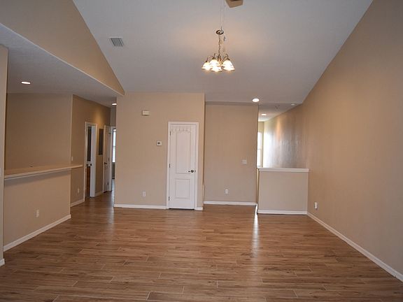 4th image of 1040 Venetian Dr Unit 203