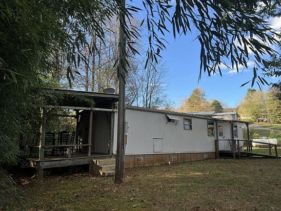 2nd image of 42 Bamboo Cir