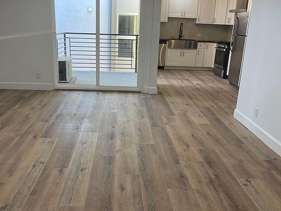 4th image of 1221 Horn Ave #4