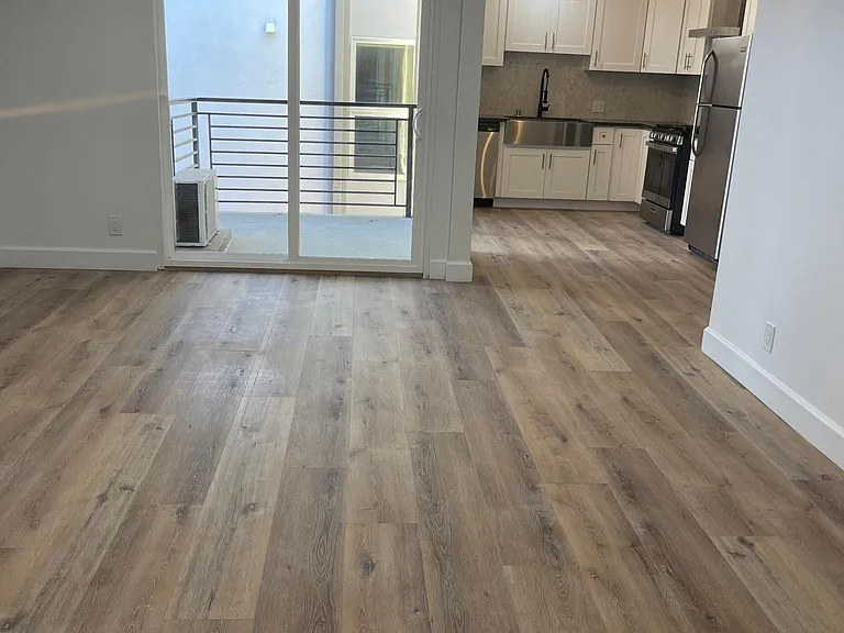 1221 Horn Ave #4 — Photo 4