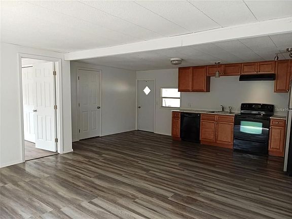 4th image of 3368 Maple Ln
