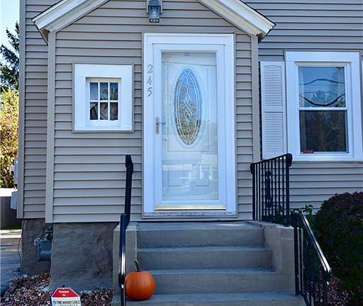 3rd image of 245 Ferndale Dr