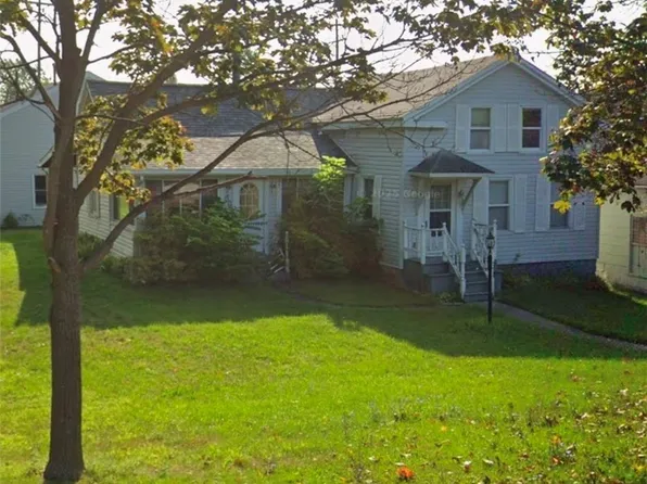 69 S Main St, Middleport, NY 14105