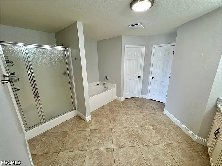3829 SW 17th Pl — Photo 14
