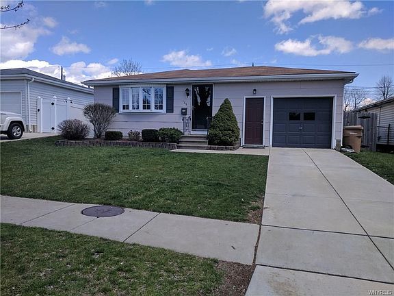 2nd image of 135 Brentwood Dr
