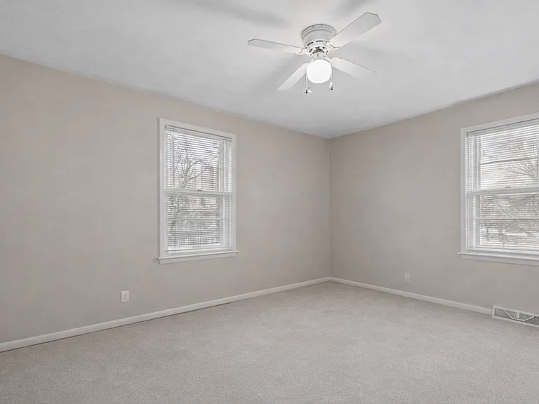 2540 E Eastgate Ln — Photo 12