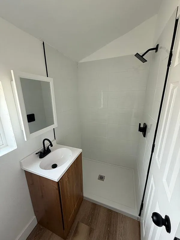 Studio, 1.0 bath, 400 sqft, $1,500 — Photo 3