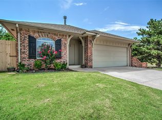 643 Sisken Ct, Edmond, OK 73003