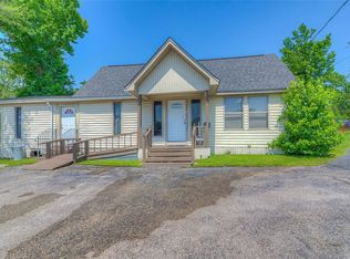 1000 N Fm 356, Onalaska, TX 77360