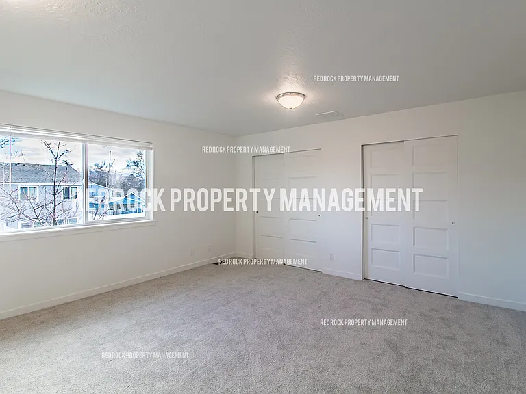 1118 N Davis Ln — Photo 3