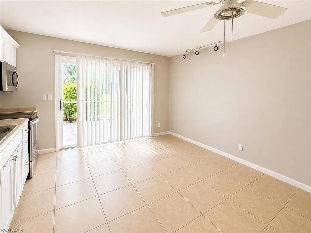 2 bed, 2.0 bath, 970 sqft, $1,950 — Photo 3