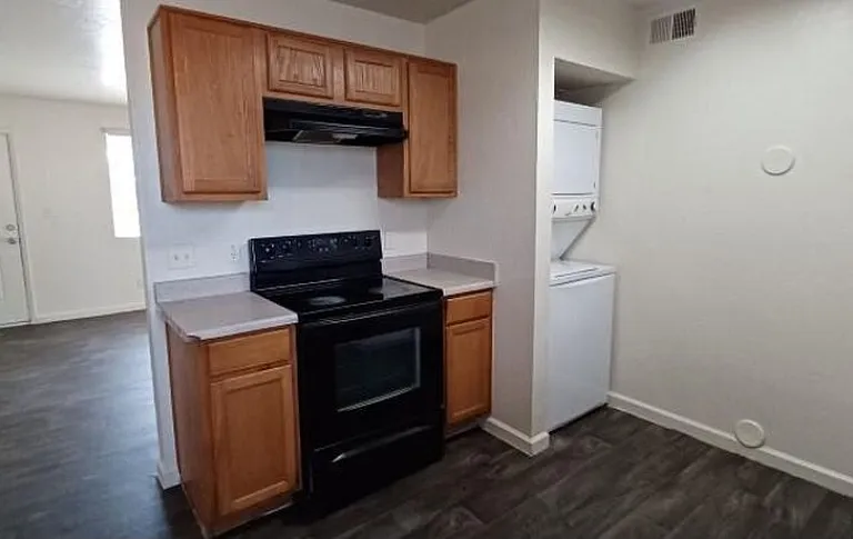 2537 W Georgia Ave #2 — Photo 7