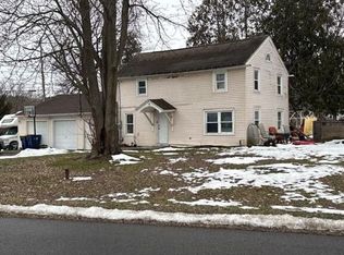 204 Oakley Rd, Syracuse, NY 13209