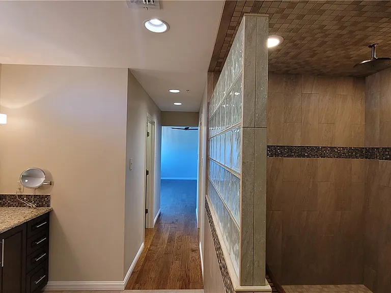 901 N Upper Broadway St #502 — Photo 22