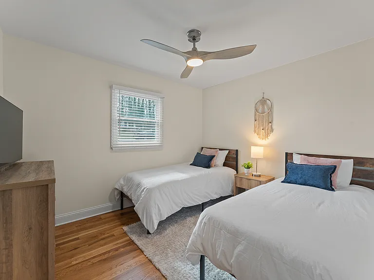 2256 Lakewood Dr NW — Photo 17