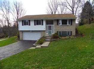 105 Skyview Dr, Greensburg, PA