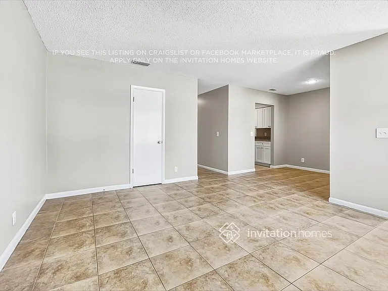 512 E Hilda Dr — Photo 5