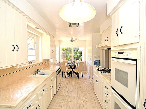 5th image of 2504 Janet Lee Dr