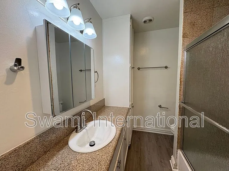 3615 W 104th St #15 — Photo 5