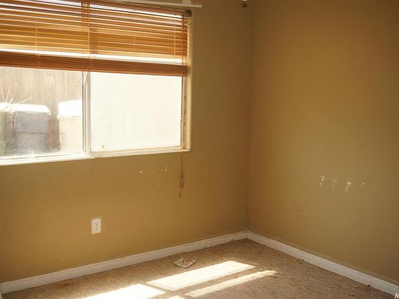 5th image of 304 Jimmy Ct