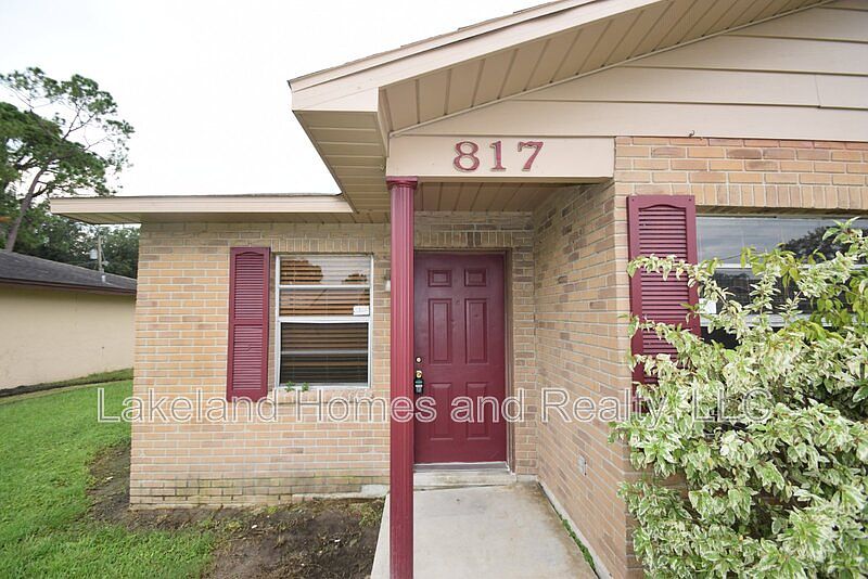1st image of 817 Trina Ln