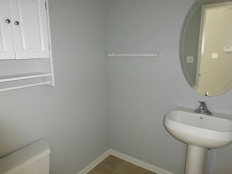 914 Clover Ln — Photo 14
