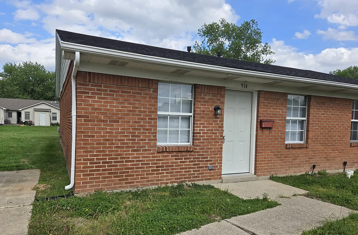 Building Photo - 914 Colonial Park Dr